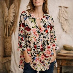 Umgee Cream Floral Tunic Blouse Top Size Medium